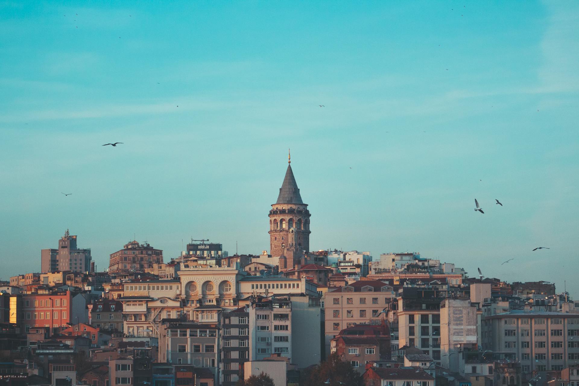 İstanbul’da Gündem: Siyaset, Diplomasi ve Yangın Alarmı