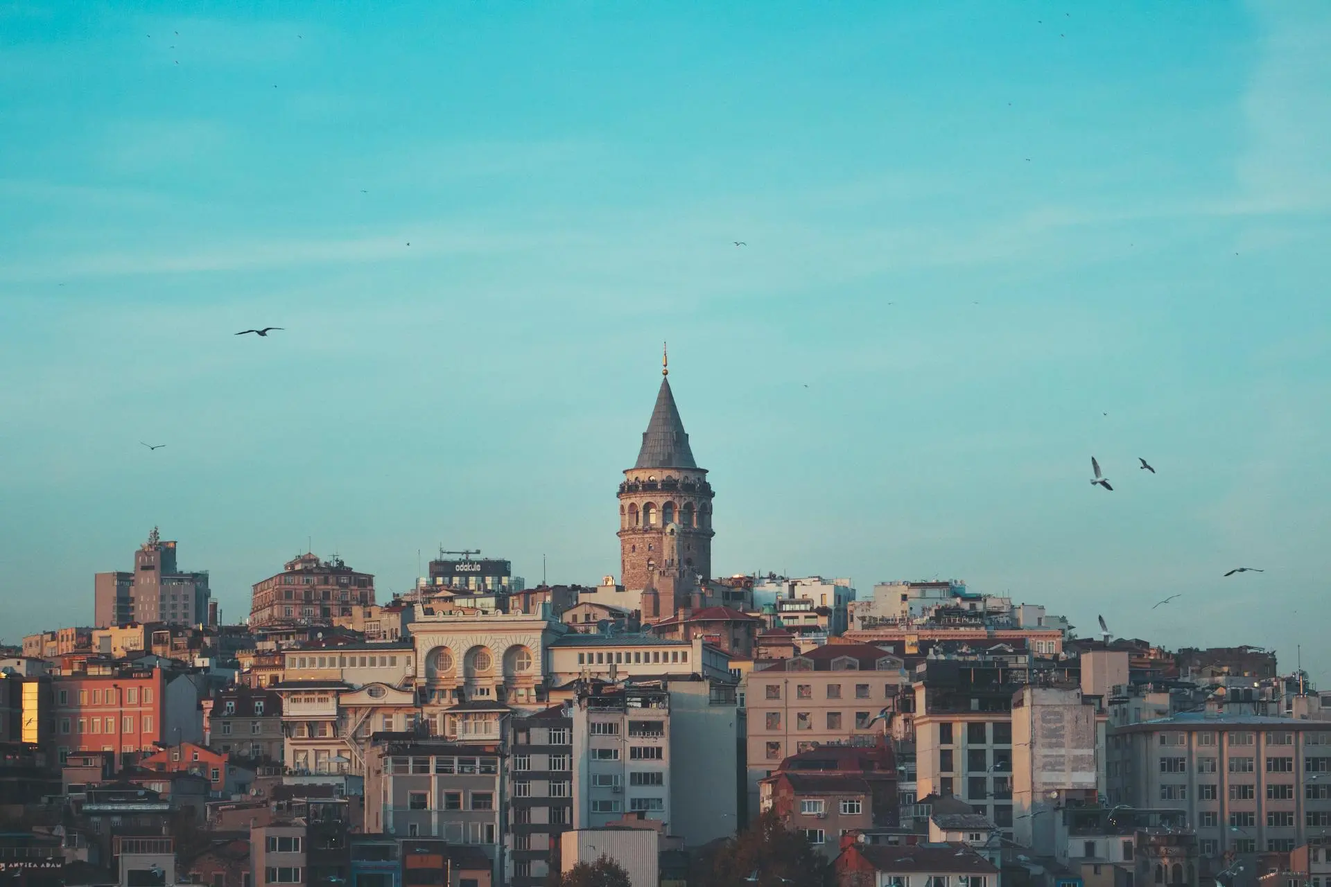 İstanbul’da Gündem: Siyaset, Diplomasi ve Yangın Alarmı