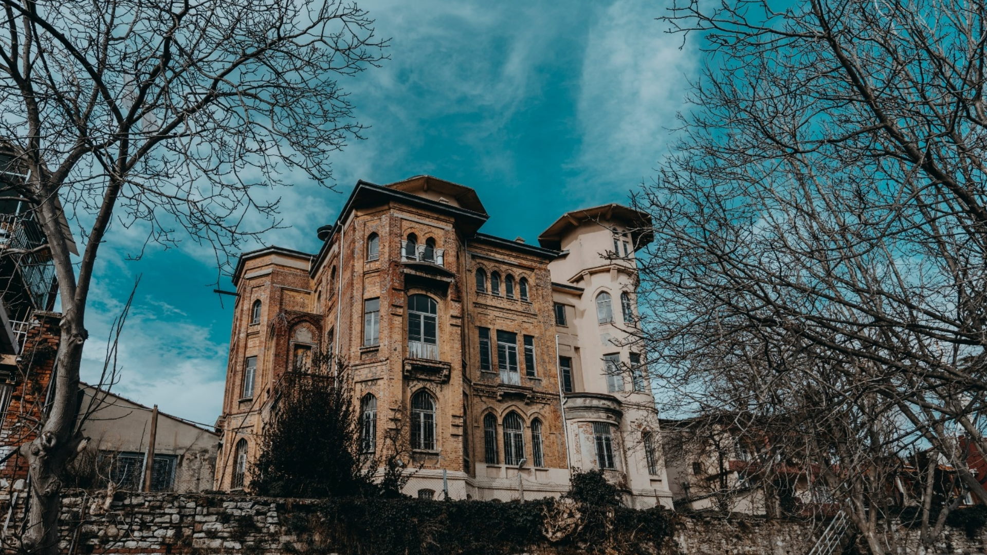 Fatih’teki Tarihi Bulgur Palas, 98 Yıl Sonra Kapılarını Açtı